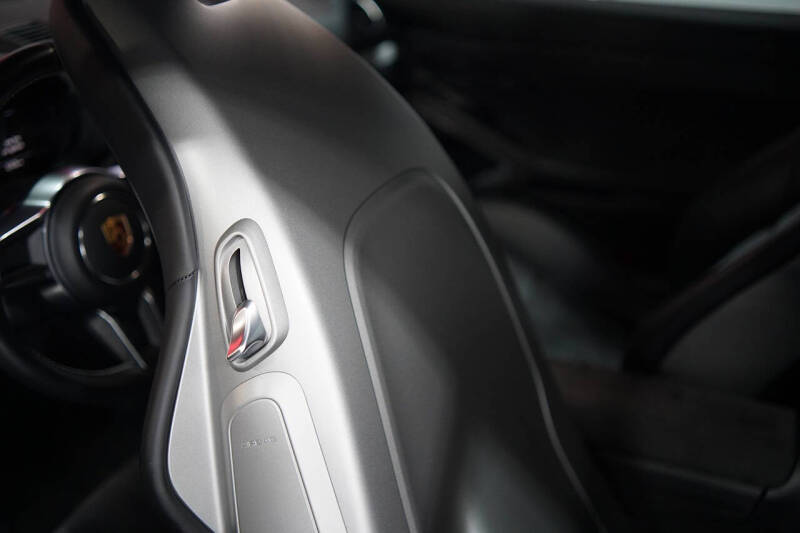 2016 Porsche Cayman GT4