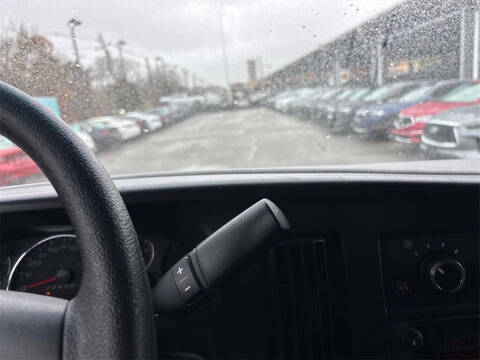 2024 Chevrolet Express 2500