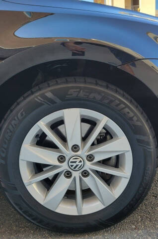 2016 Volkswagen Golf TSI S