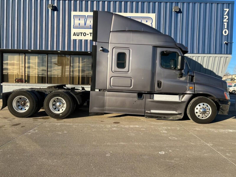 2015 Freightliner Cascadia for sale at HATCHER MOBILE SERVICES & SALES in Omaha NE
