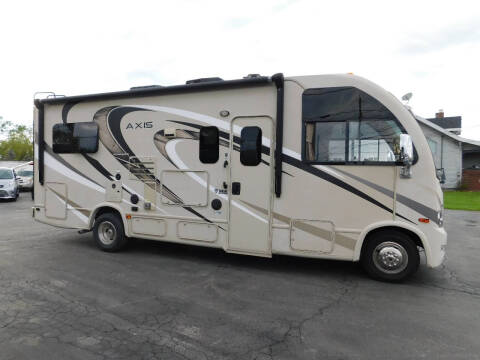 2017 Thor Motor Coach Axis