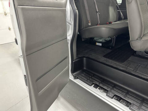 2025 Chevrolet Express LT 3500