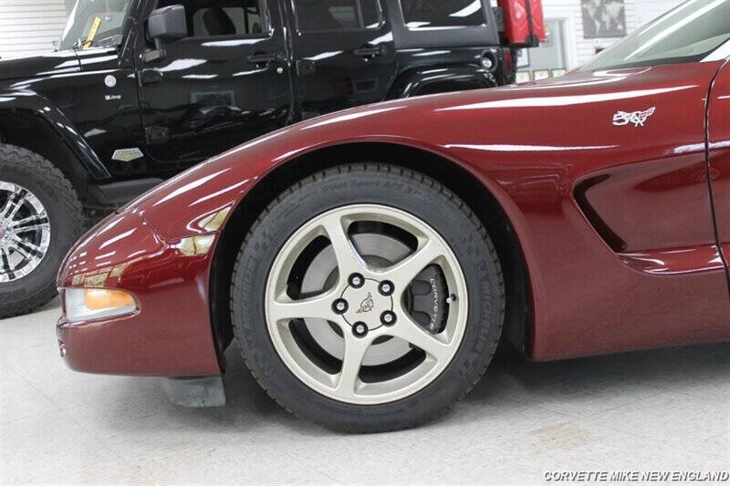 2003 Chevrolet Corvette 13