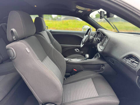 2021 Dodge Challenger SXT