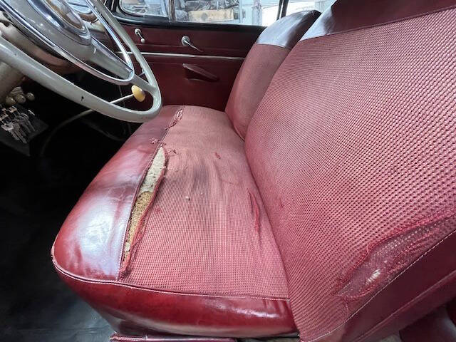 1948 Ford Super Deluxe