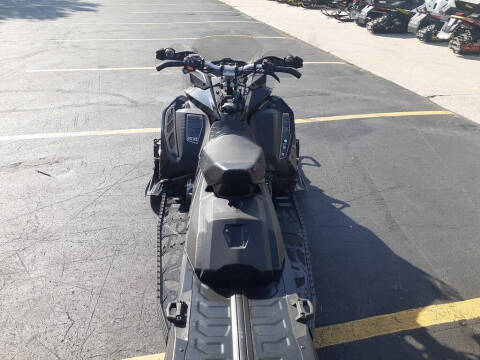 2019 Ski-Doo MXZ® X 850 E-TEC Ripsaw 1