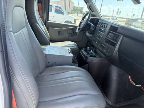 2017 Chevrolet Express 2500
