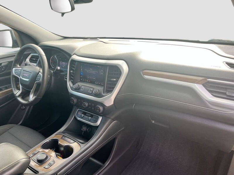 2022 GMC Acadia SLE