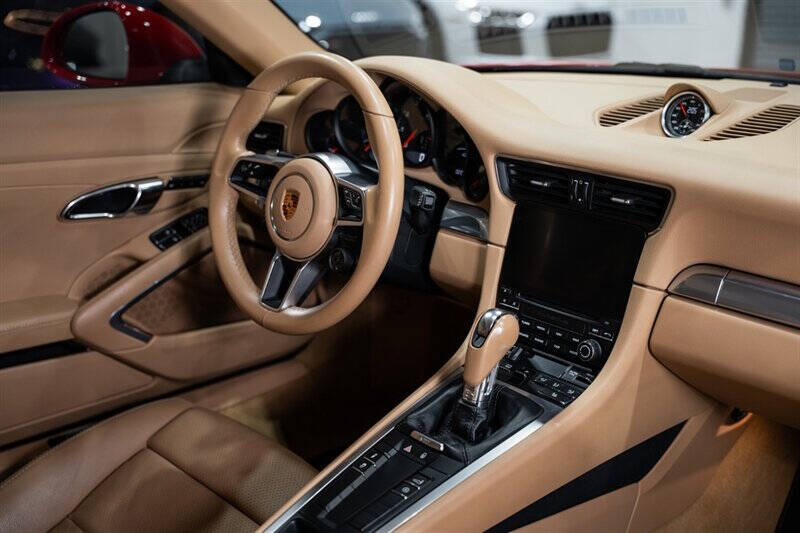 2017 Porsche 911 Carrera