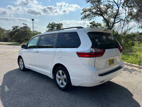 2017 Toyota Sienna