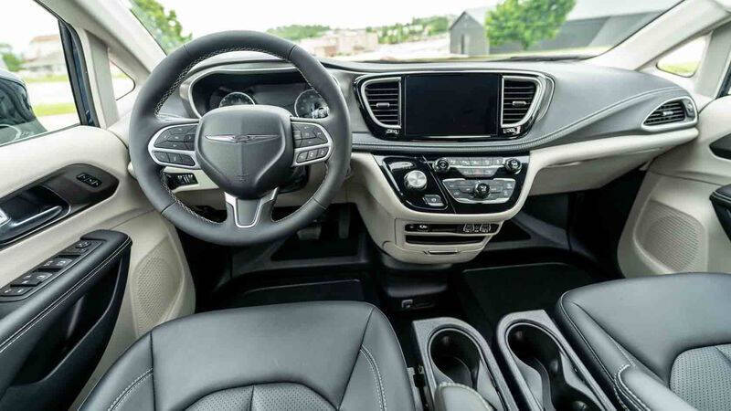 2024 Chrysler Pacifica Touring L