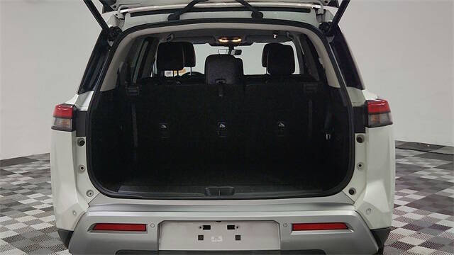 2023 Nissan Pathfinder SL