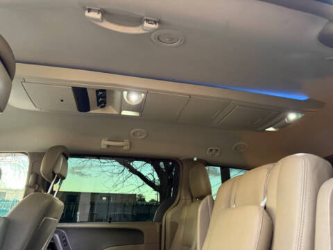 2015 Chrysler Town and Country Touring