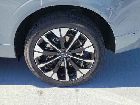 2026 Volvo XC60 T8 Plus