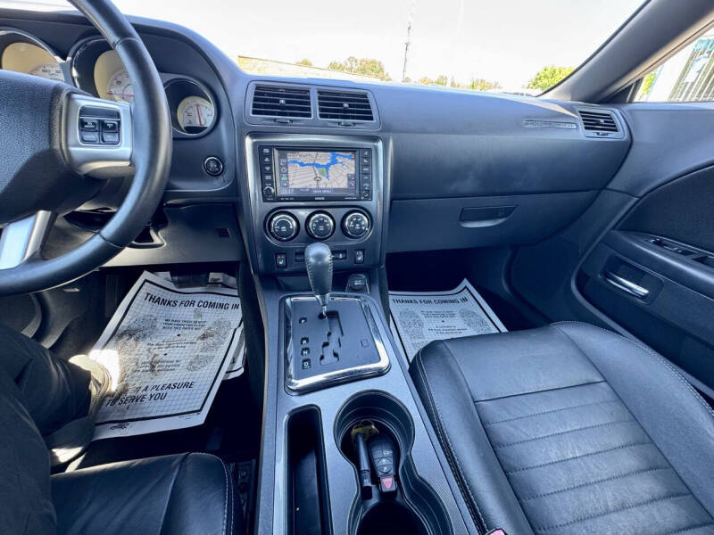 2012 Dodge Challenger SXT