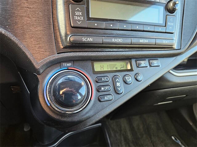 2014 Toyota Prius c Four