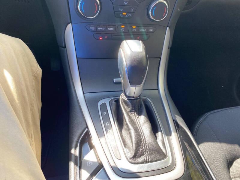 2022 Ford Edge SEL