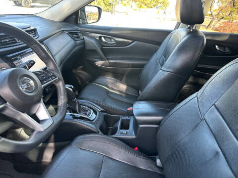 2017 Nissan Rogue SL