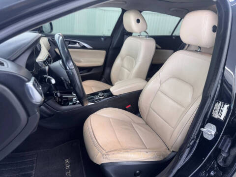 2017 Infiniti QX30 Premium