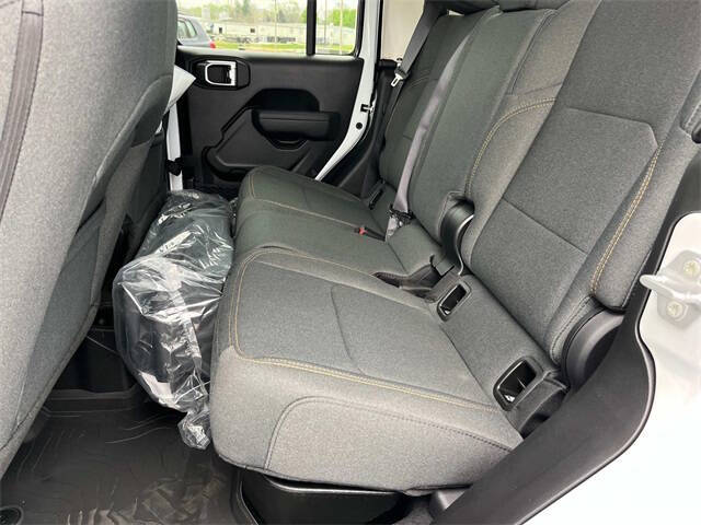 2025 Jeep Gladiator Sport