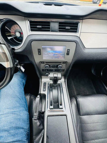 2012 Ford Mustang V6 Premium