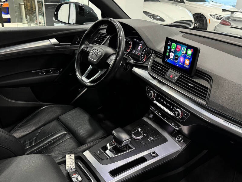 2020 Audi Q5 quattro Titanium Premium 45 TFSI