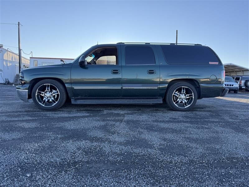 2003 Chevrolet Suburban LS's photo