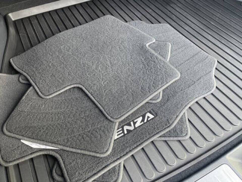 2023 Toyota Venza LE