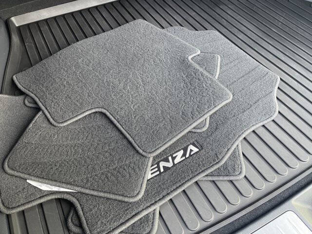 2023 Toyota Venza LE