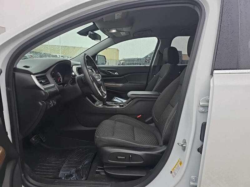 2017 GMC Acadia SLE-2