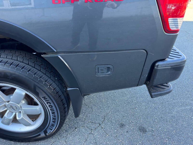 2012 Nissan Titan SV