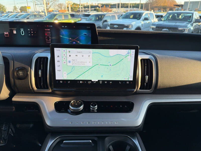 2025 Ford Expedition Active