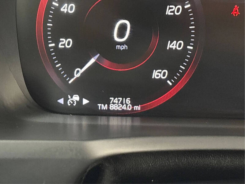 2021 Volvo XC90 T5 Momentum