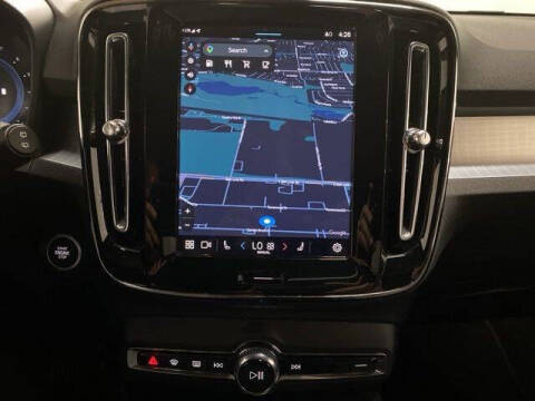 2025 Volvo XC40 B5 Core Bright Theme