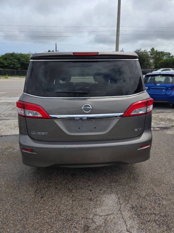 2017 Nissan Quest SV