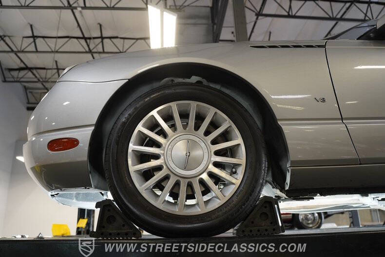 2004 Ford Thunderbird Deluxe