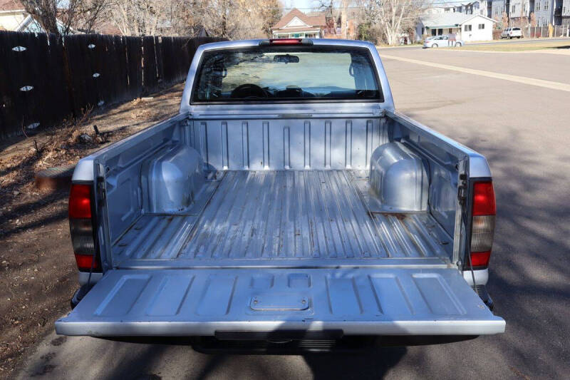 2003 Nissan Frontier Standard