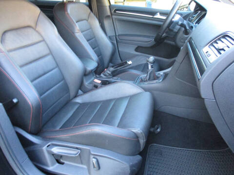 2017 Volkswagen Golf GTI SE