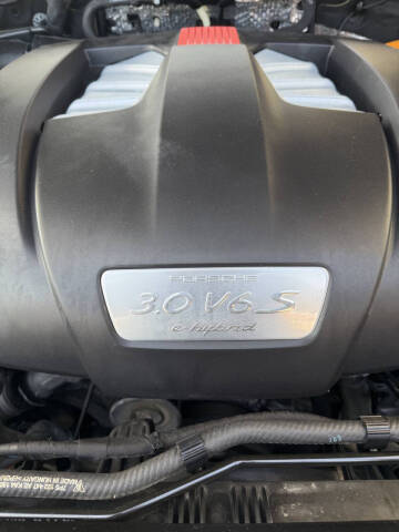 2017 Porsche Cayenne S E-Hybrid Platinum Edition