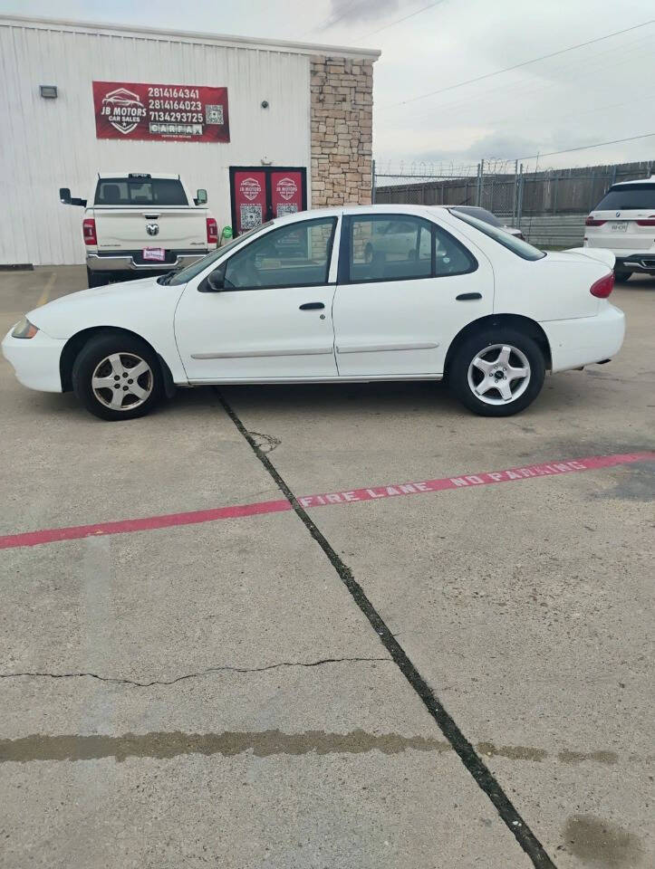 White 2004 Chevrolet Cavalier LS LS 4dr Sedan 2
