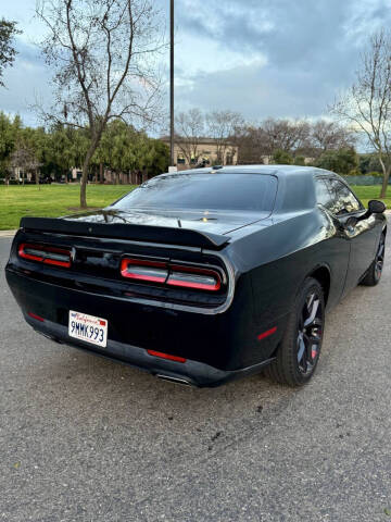 2021 Dodge Challenger SXT