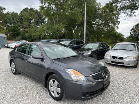 2007 Nissan Altima for sale at Lake Auto Sales in Hartville OH