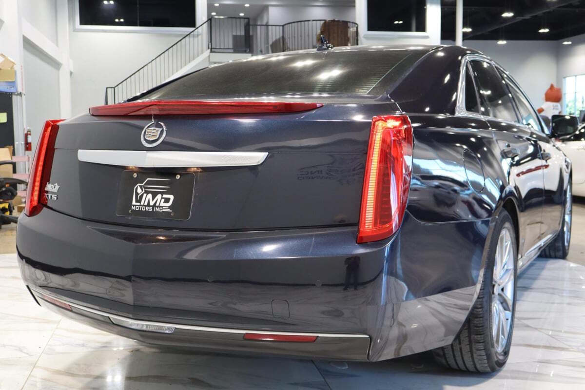 2013 Cadillac XTS for sale at IMD MOTORS, INC in Dallas, TX