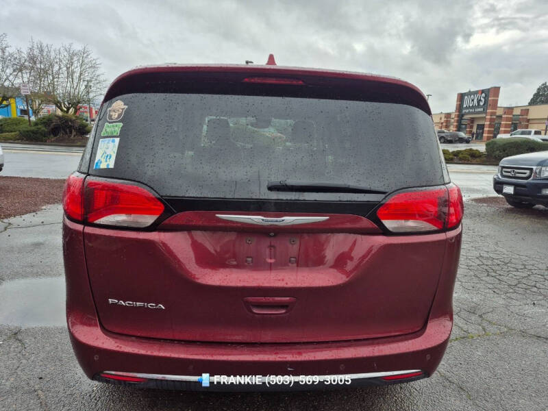 2017 Chrysler Pacifica Touring-L Plus