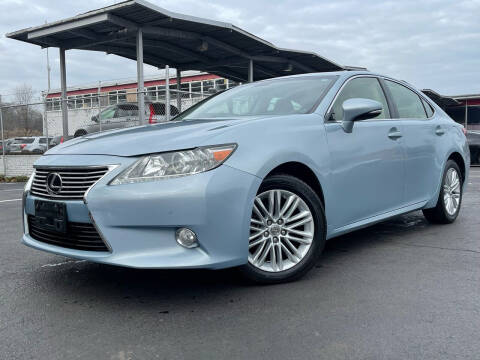 2013 Lexus ES 350 for sale at MAGIC AUTO SALES in Little Ferry NJ
