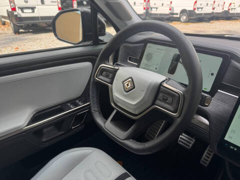 2023 Rivian R1S Adventure