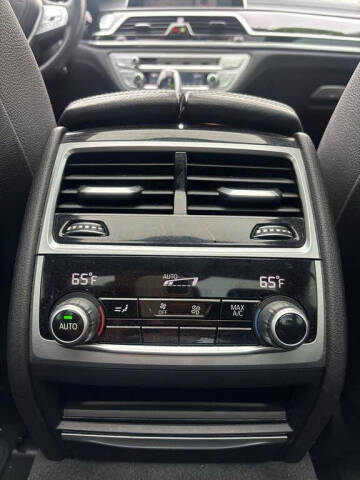 2022 BMW 7 Series 740i