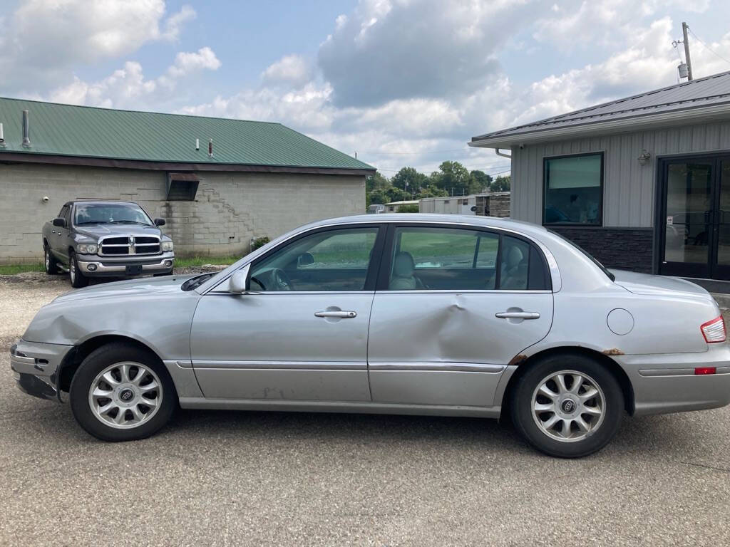 2004 Kia Amanti for sale at Cambridge Used Cars in Cambridge, OH