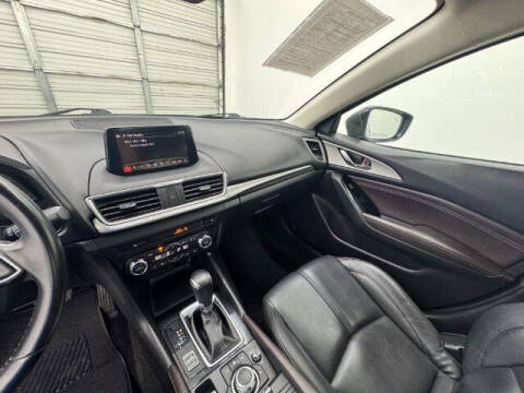 2018 Mazda MAZDA3 Touring