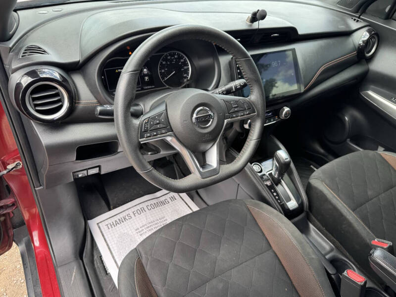 2020 Nissan Kicks SR